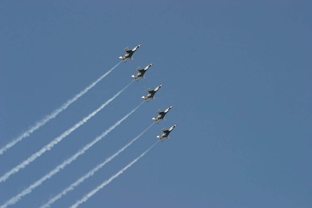 e1580__20-may_15-52_andrews_f16_thunderbirds